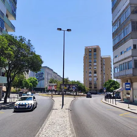 Pensjonat With Ac In Penha De Franca, Lizbona